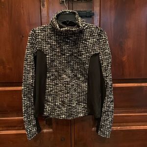 NWT Women’s Nike Pro Hyperwarm top